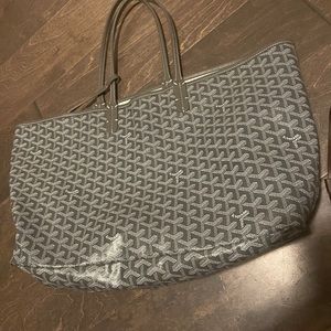 Grey tote bag